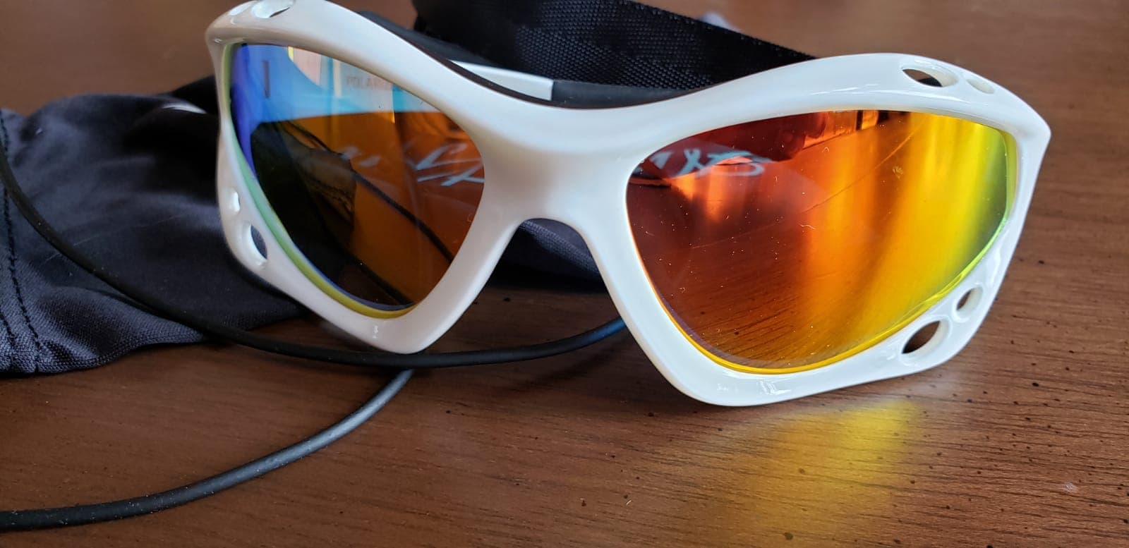 Polarized kitesurf glasses